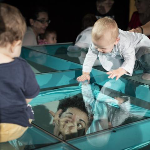 Espectáculo Aupapá de la compañía Zig Zag Danza