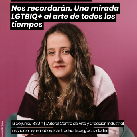 Cartel de la actividad. De fondo, la autora del libro, Claramore